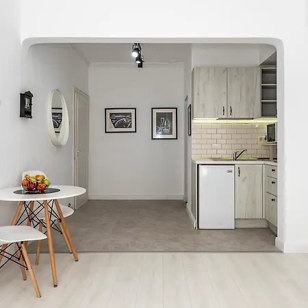 Jazz & Wine & Next To Sea Garden & Parking & Hbo & Netflix & 2 Bathrooms Апартамент