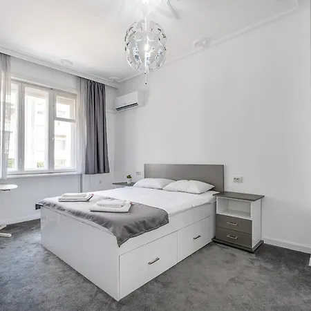 Jazz & Wine & Next To Sea Garden & Parking & Hbo & Netflix & 2 Bathrooms Апартамент