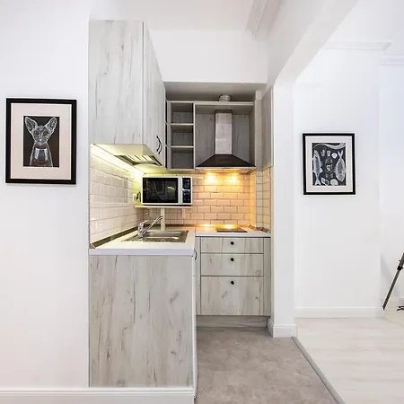 Апартамент Jazz & Wine & Next To Sea Garden & Parking & Hbo & Netflix & 2 Bathrooms *