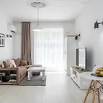 Jazz & Wine & Next To Sea Garden & Parking & Hbo & Netflix & 2 Bathrooms Varna