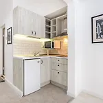 Jazz & Wine & Next To Sea Garden & Parking & Hbo & Netflix & 2 Bathrooms Varna