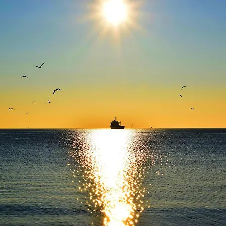 Lejlighed Jazz & Wine & Next To Sea Garden & Parking & Hbo & Netflix & 2 Bathrooms Varna