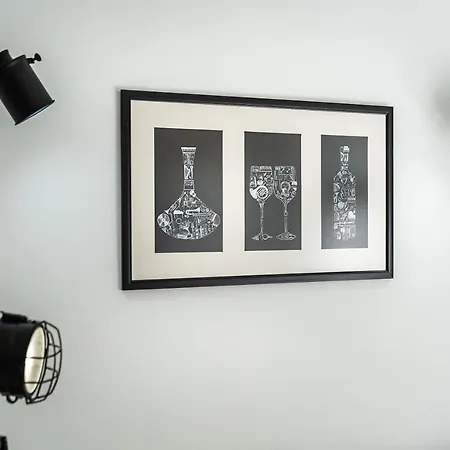 Jazz & Wine & Next To Sea Garden & Parking & Hbo & Netflix & 2 Bathrooms Βάρνα