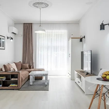 Jazz & Wine & Next To Sea Garden & Parking & Hbo & Netflix & 2 Bathrooms Varna